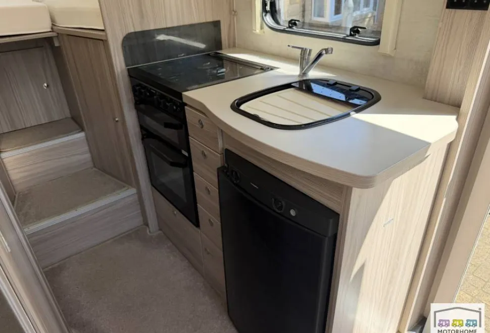 Elddis Autoquest  194 2022