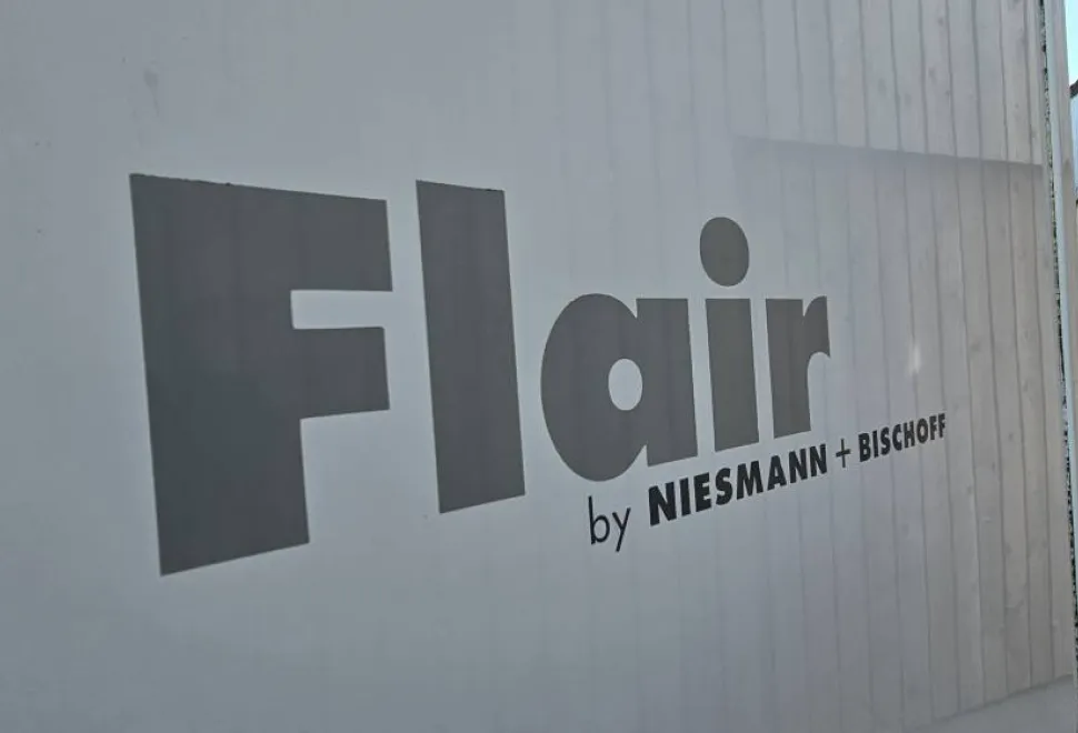 Niesmann and Bischoff Flair 8000iEB 2006