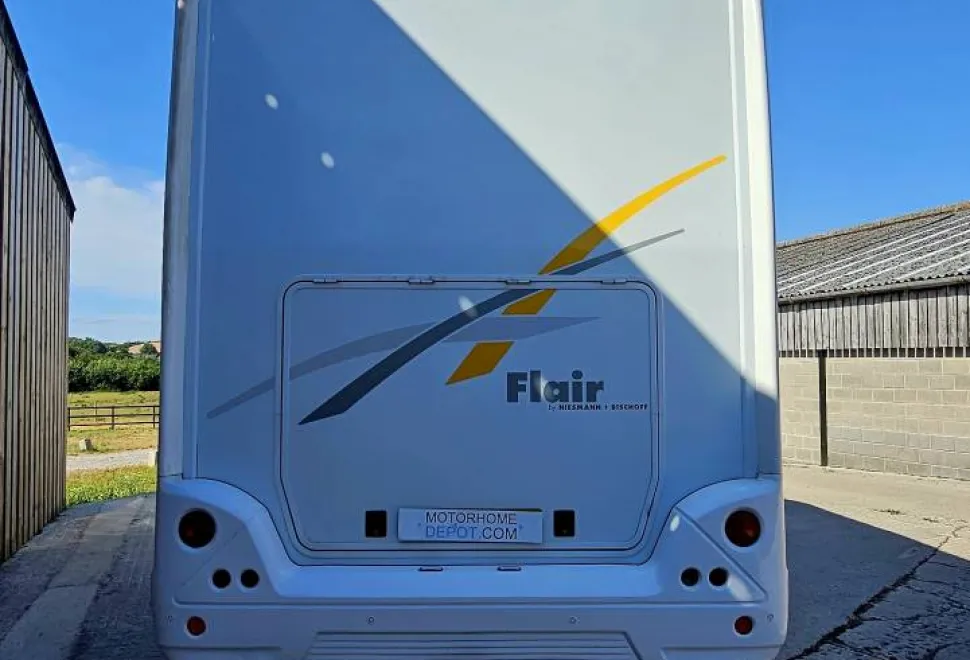 Niesmann and Bischoff Flair 8000iEB 2006