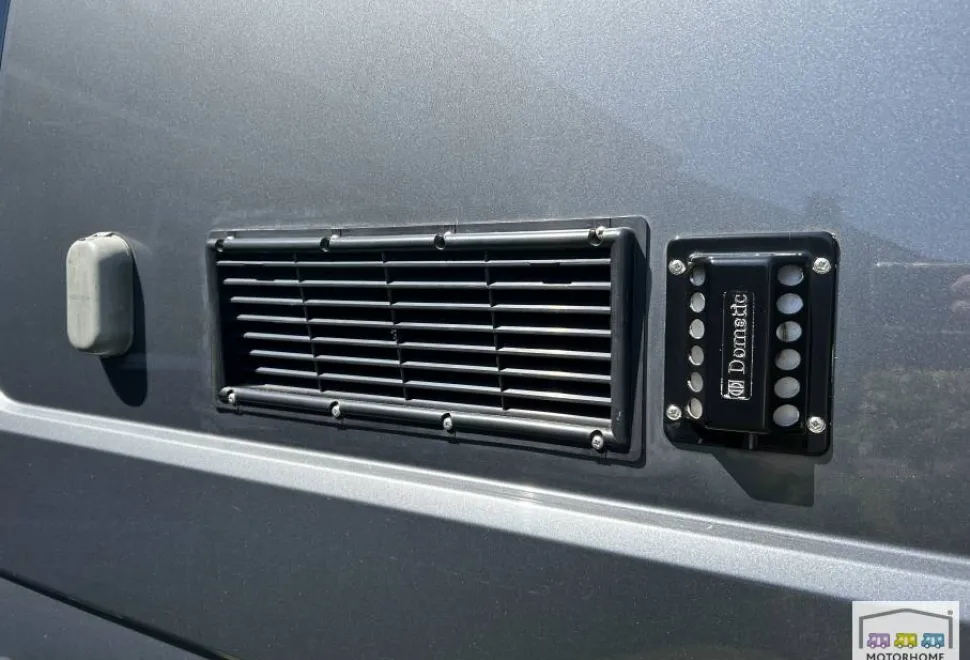 Volkswagen Leisuredrive Vivante 2016