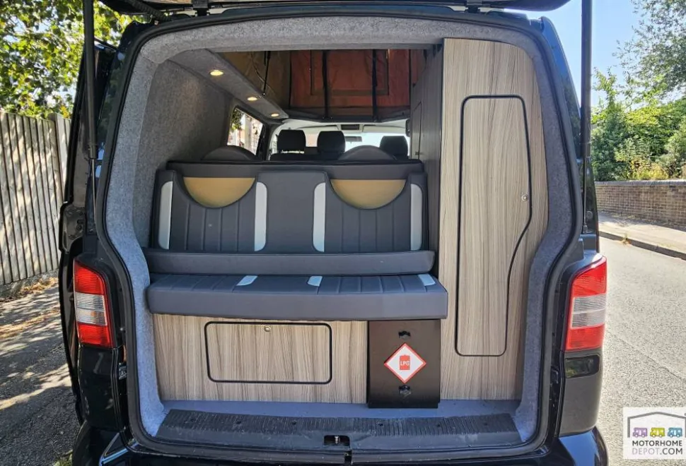 Volkswagen Transporter T5.1  2010