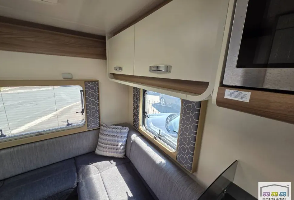 Swift Escape Compact C402 2019