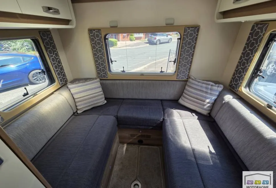 Swift Escape Compact C402 2019