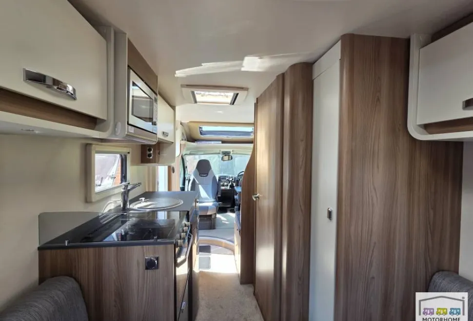 Swift Escape Compact C402 2019