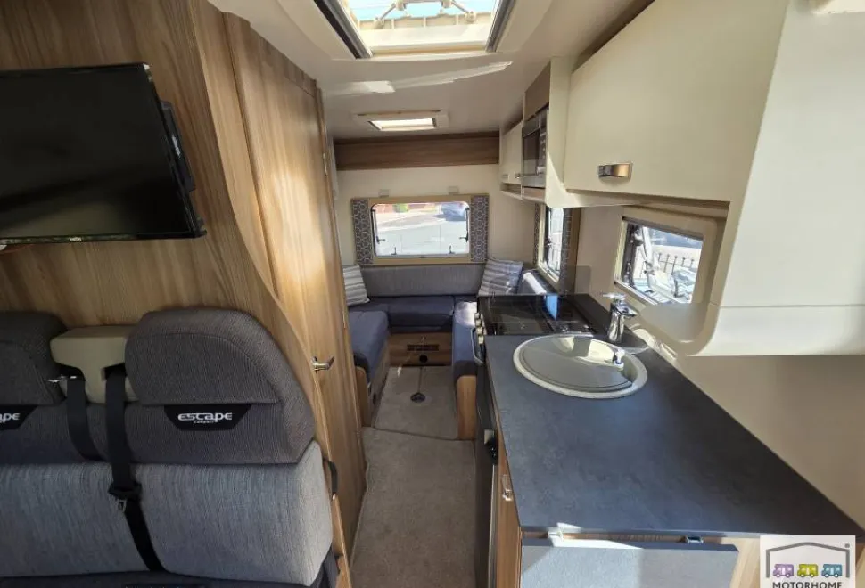 Swift Escape Compact C402 2019