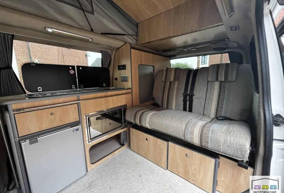Volkswagen T5  2009