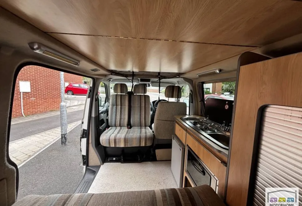 Volkswagen T5  2009