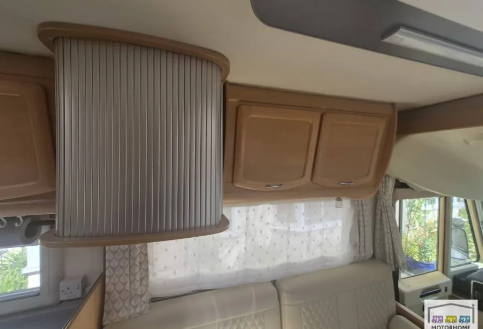Frankia Luxury Class  i800 2004