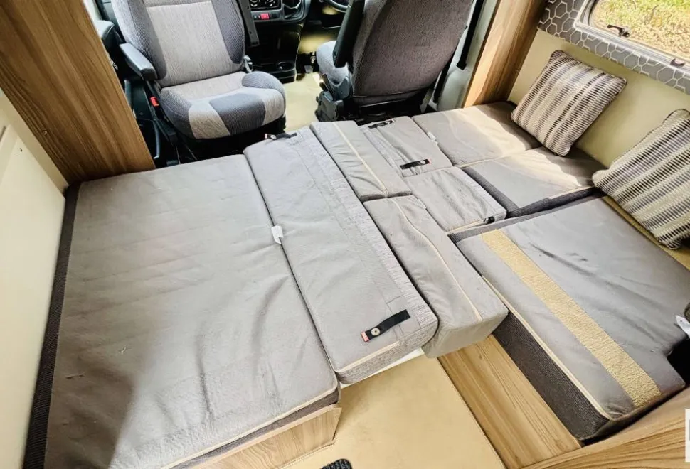 Swift Escape 684 2017