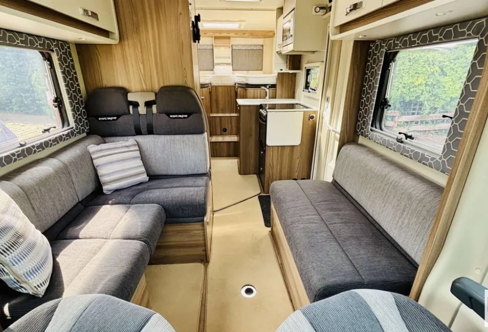 Swift Escape 684 2017
