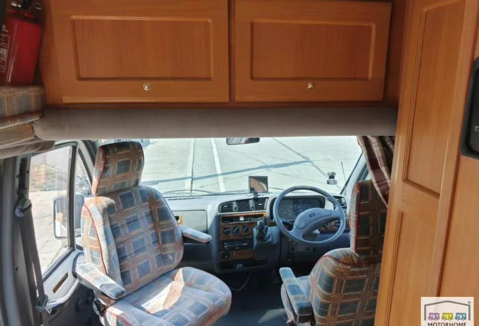 Bessacarr E370  2000