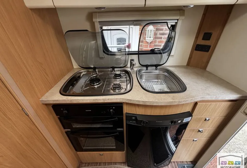 Elddis Autoquest  130 2013
