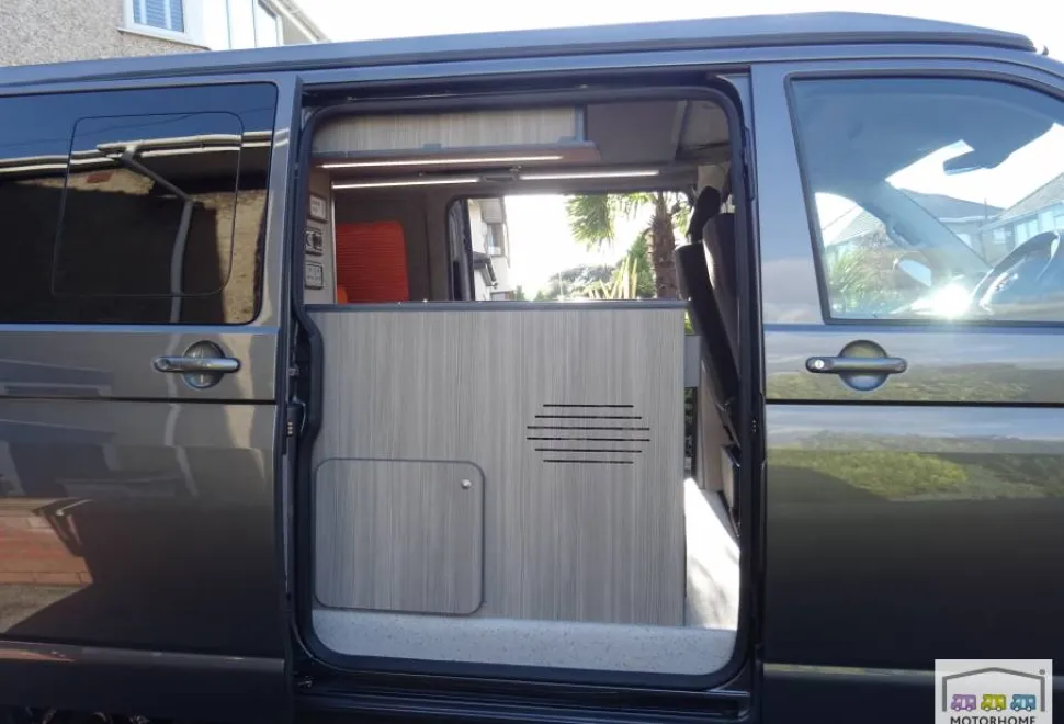 Volkswagen T6 Transporter   2017