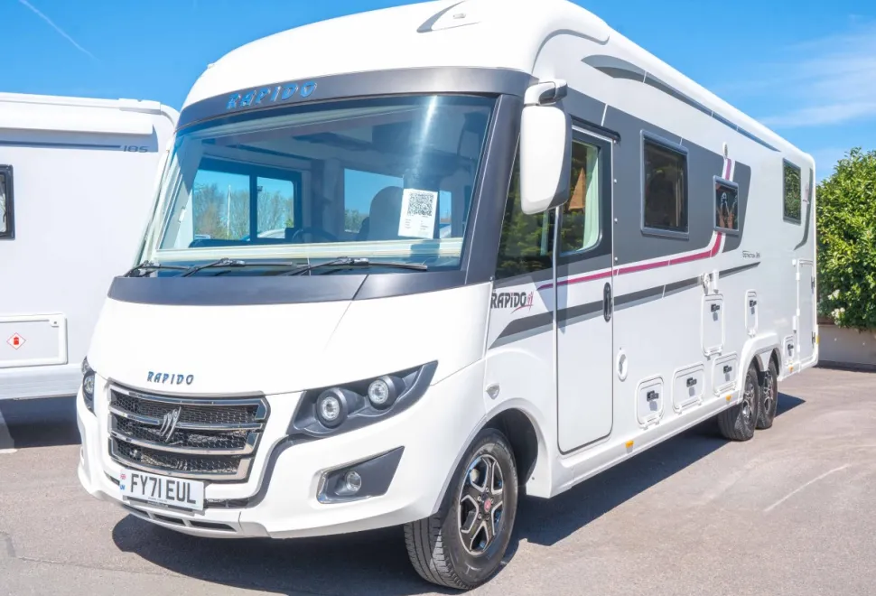 Rapido i1090 Distinction 180BHP Auto 2021