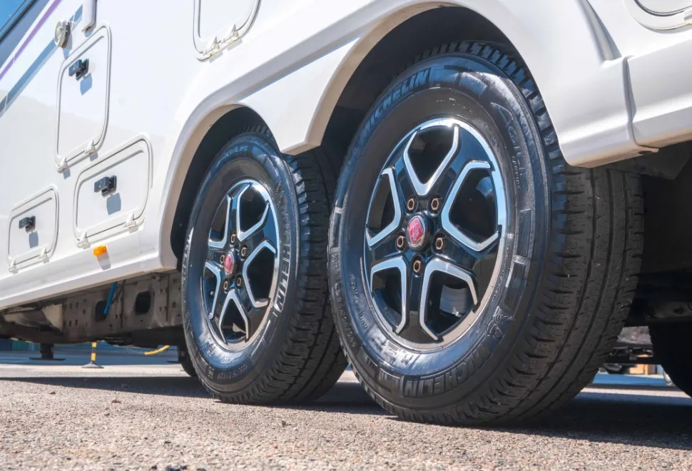 Rapido i1090 Distinction 180BHP Auto 2021