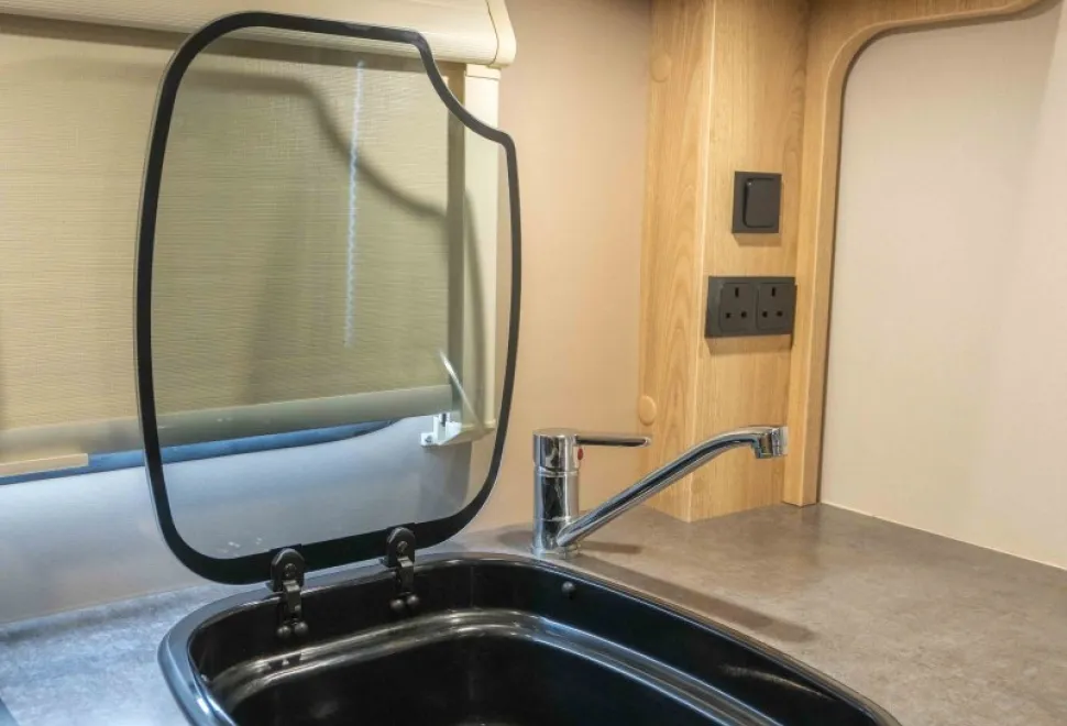 Elddis Autoquest 115 140BHP 2020