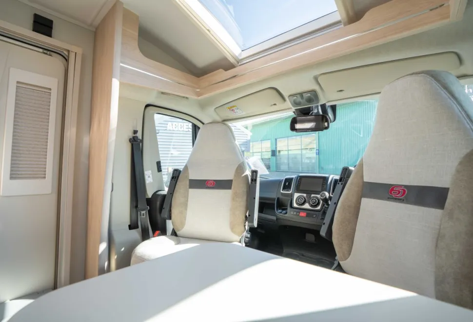 Elddis Evolution 135 60th Edition 140BHP 2025