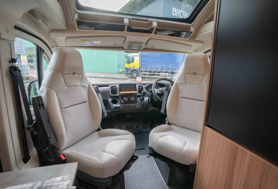 Autotrail V-Line 540 SE 140BHP Auto 2026