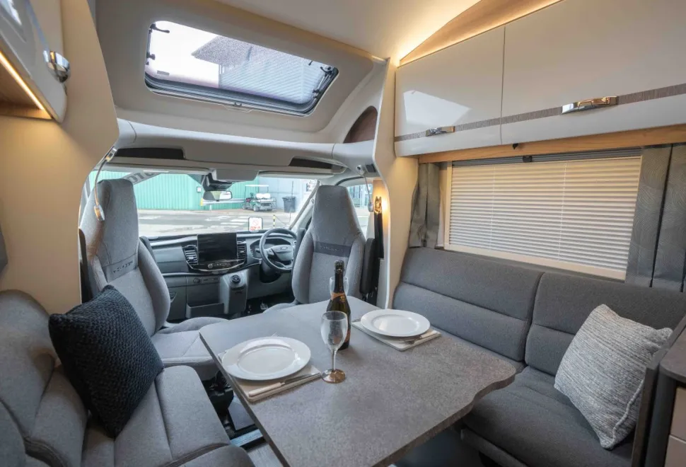 Swift Voyager 584 130BHP 2026