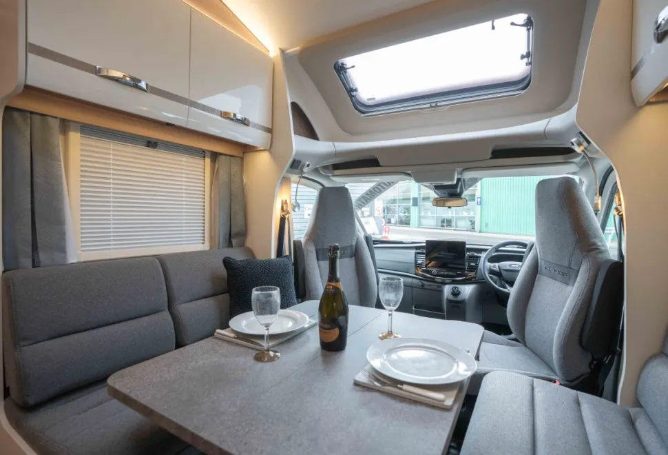 Swift Voyager 584 165BHP Auto 2026