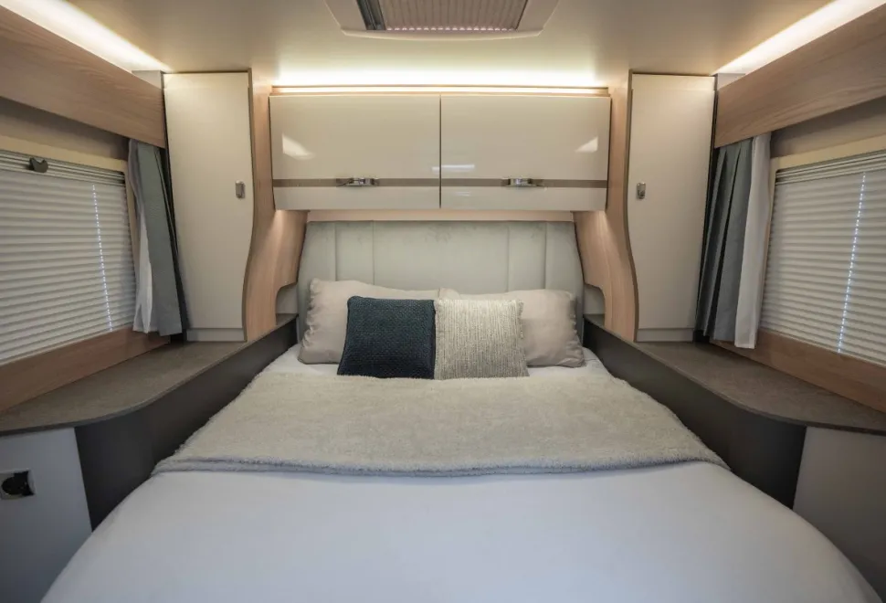 Swift Voyager 594 165BHP Auto 2026
