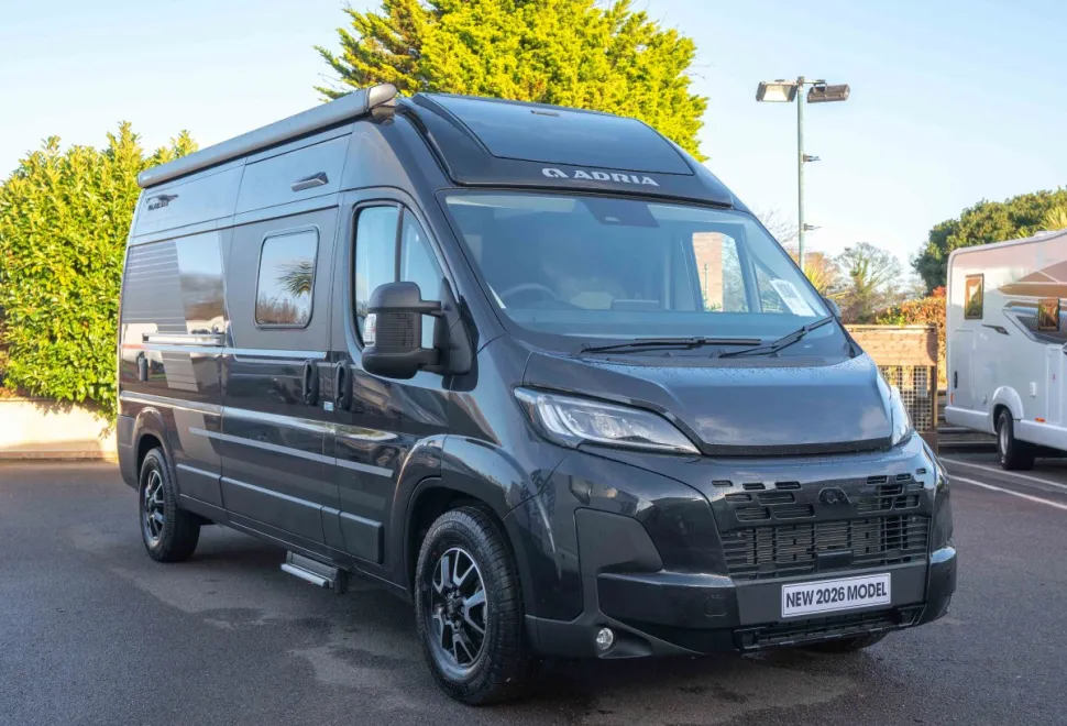 Adria Twin Supreme 600 SPB 140BHP 2026