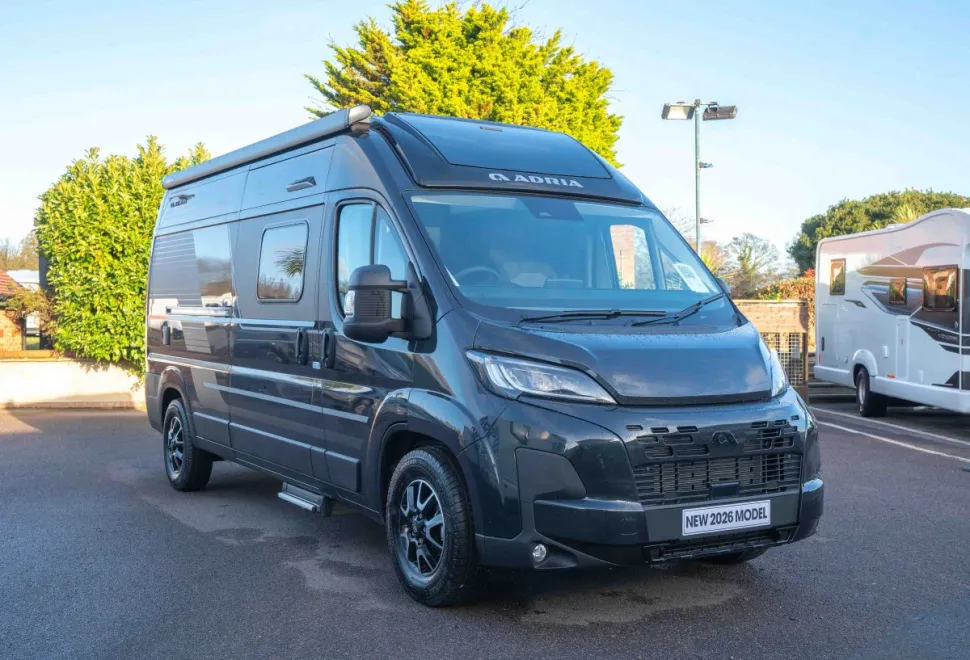 Adria Twin Supreme 600 SPB 140BHP 2026