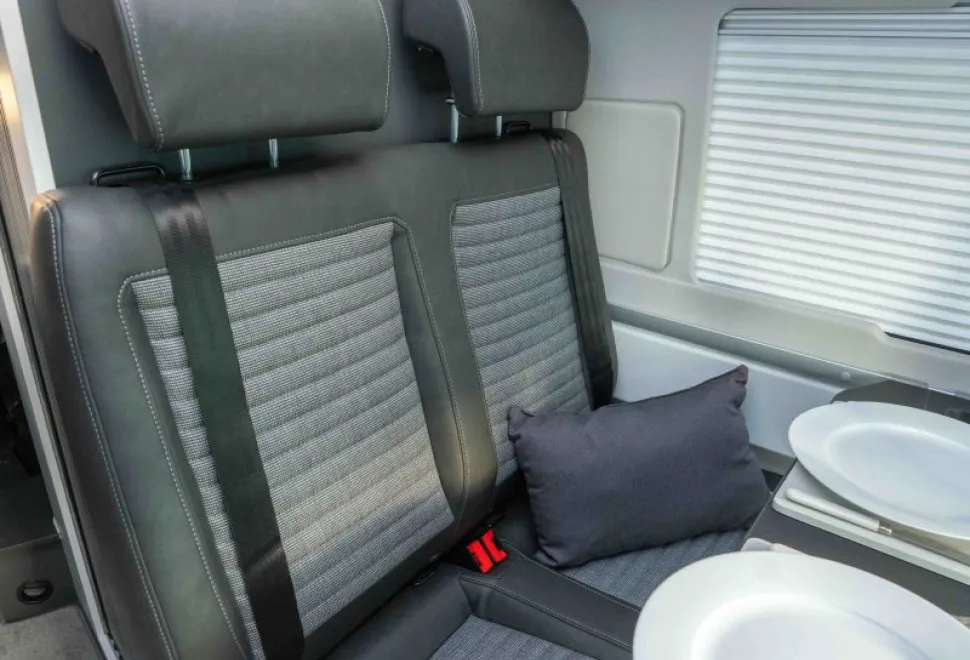 Adria Twin Supreme 600 SPB 140BHP 2026