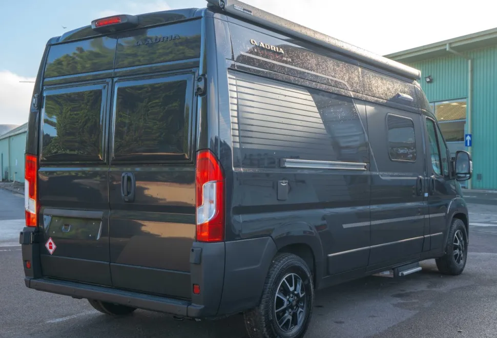 Adria Twin Supreme 600 SPB 140BHP 2026