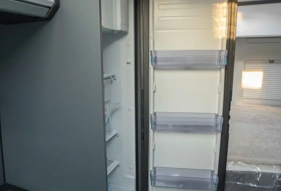 Adria Twin Supreme 600 SPB 140BHP Auto 2026