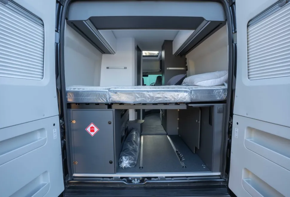 Adria Twin Supreme 600 SPB 140BHP Auto 2026