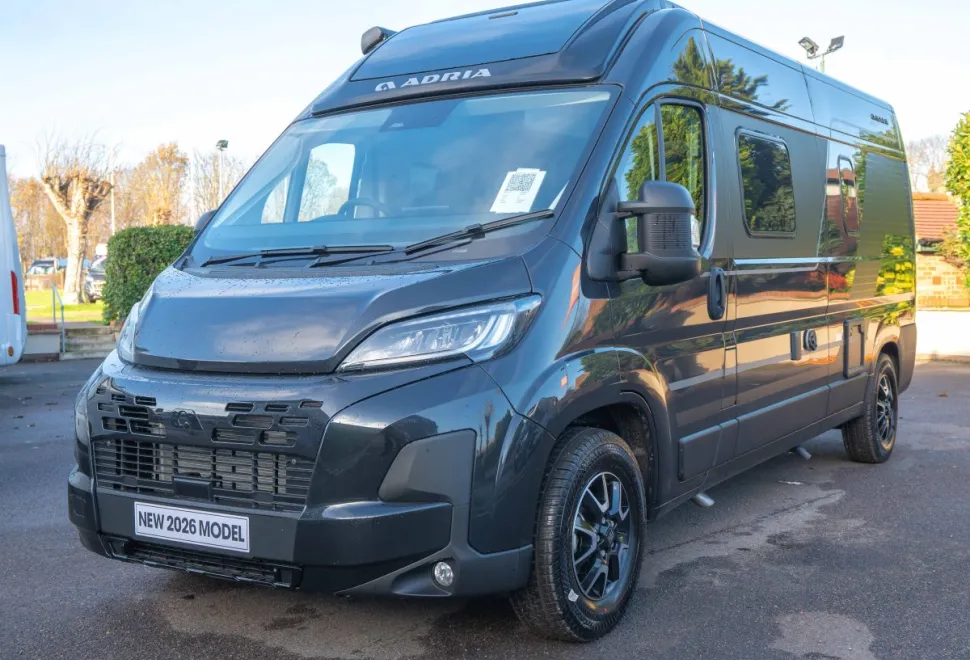 Adria Twin Supreme 600 SPB 140BHP 2026