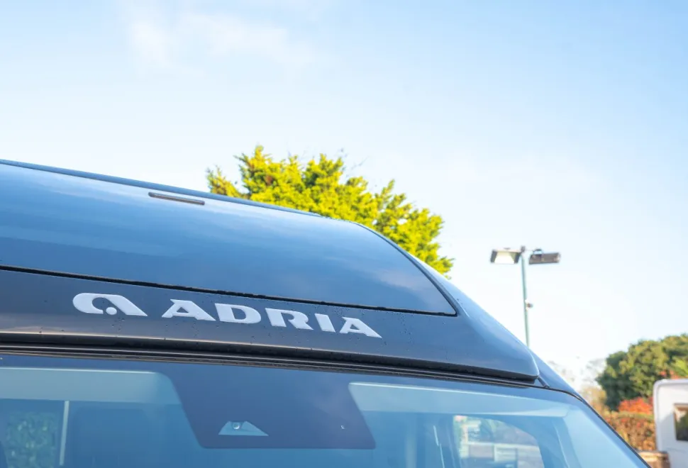 Adria Twin Supreme 600 SPB 140BHP 2026