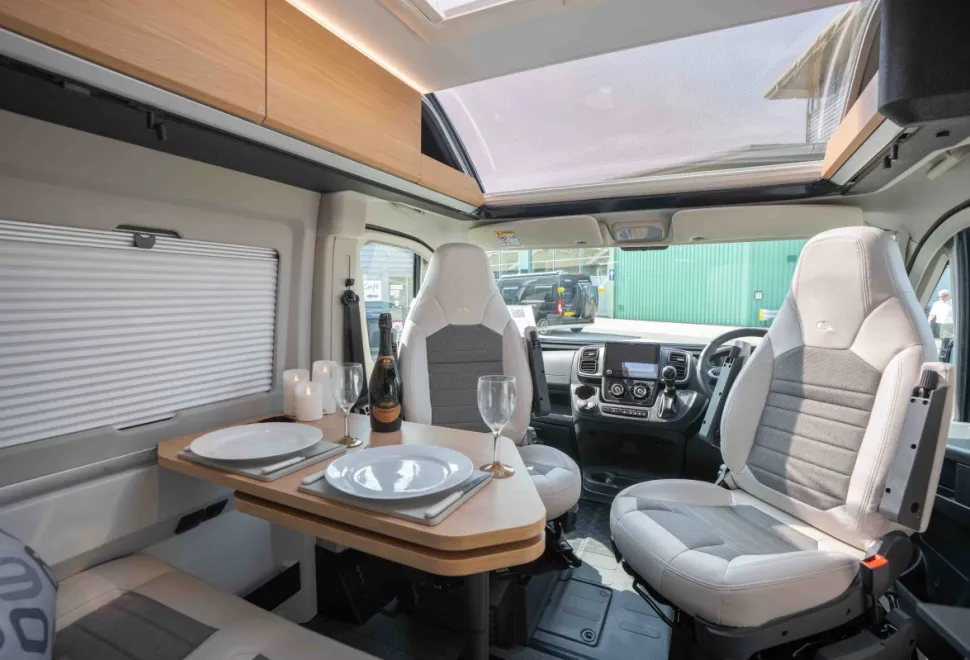 Adria Twin 640 SGX 60Y 140BHP Auto 2026