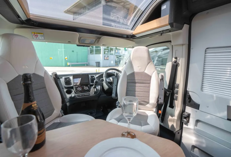Adria Twin 640 SGX 60Y 140BHP Auto 2026