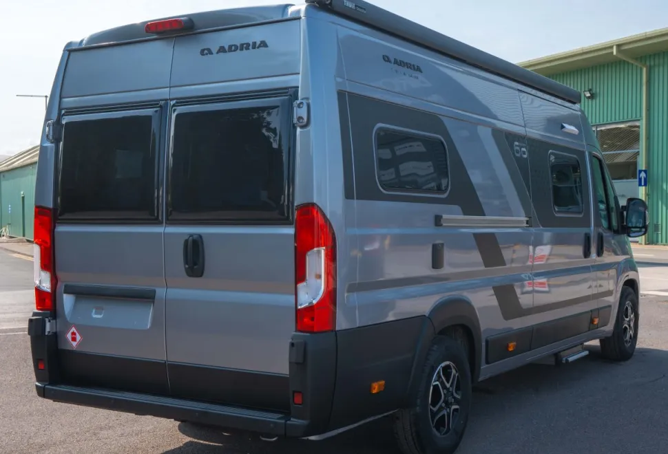 Adria Twin 640 SGX 60Y 140BHP Auto 2026
