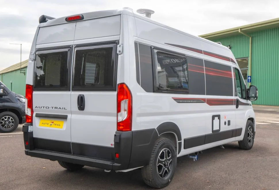 Autotrail V-Line 610 SE 140BHP Auto 2026
