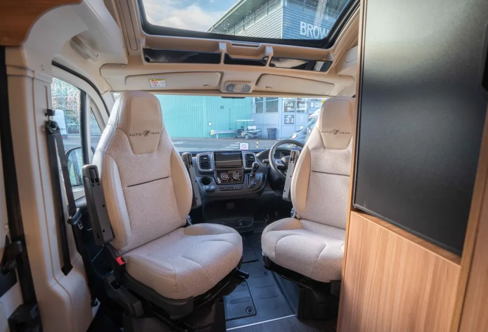 Autotrail V-Line 610 Sport 140BHP Auto 2026