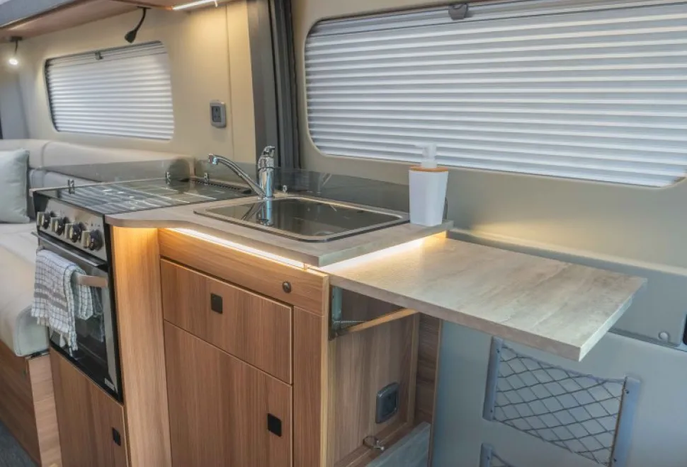 Autotrail V-Line 610 Sport 140BHP Auto 2026