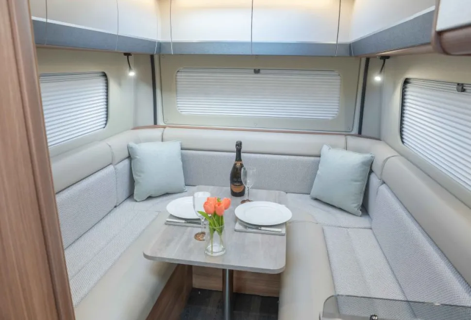 Autotrail V-Line 610 Sport 140BHP Auto 2026