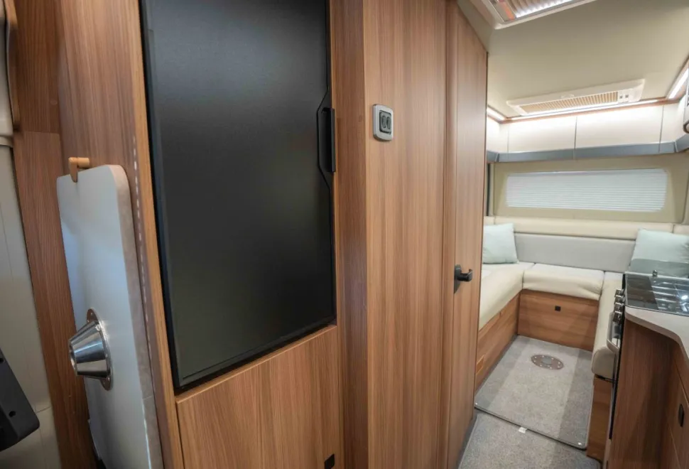 Autotrail V-Line 610 Sport 140BHP Auto 2026