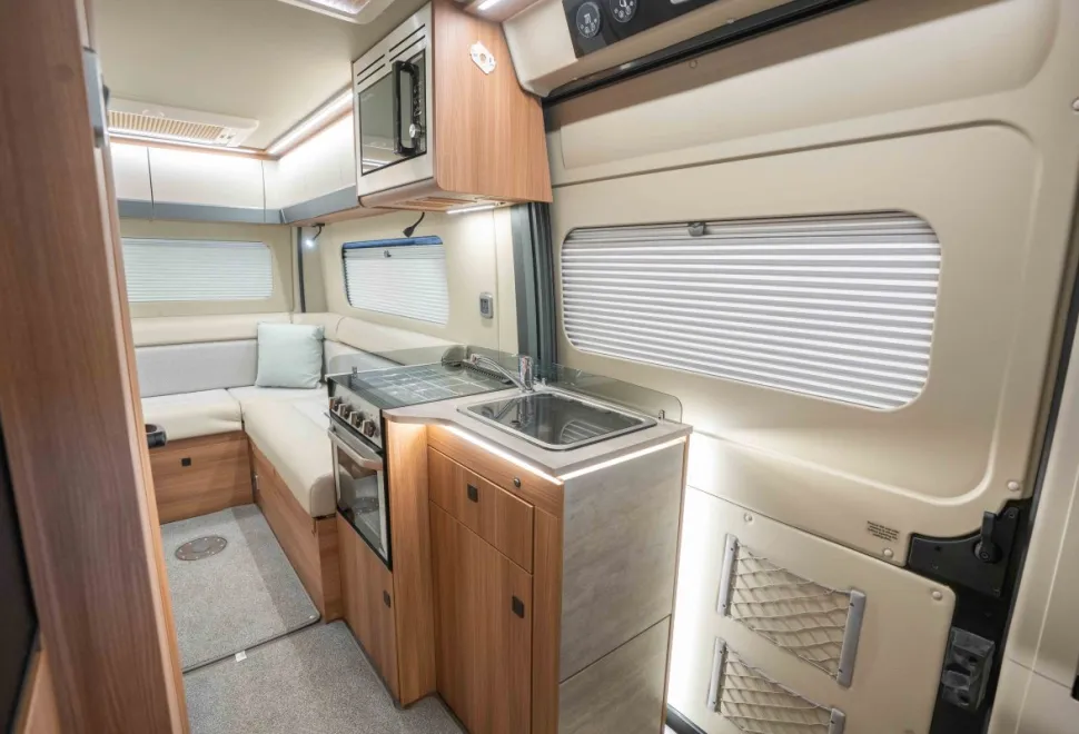 Autotrail V-Line 610 Sport 140BHP Auto 2026