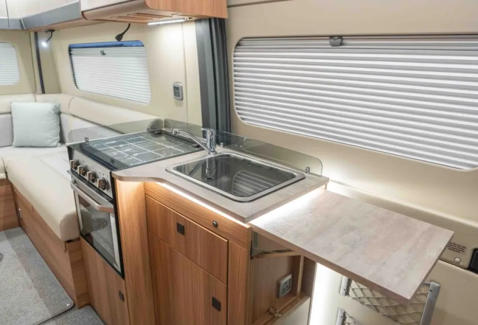 Autotrail V-Line 610 Sport 140BHP Auto 2026