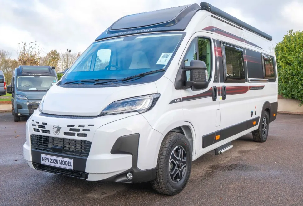 Autotrail V-Line 635 SE 140BHP Auto 2026