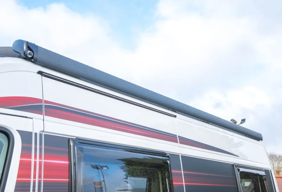 Autotrail V-Line 635 SE 140BHP 2026