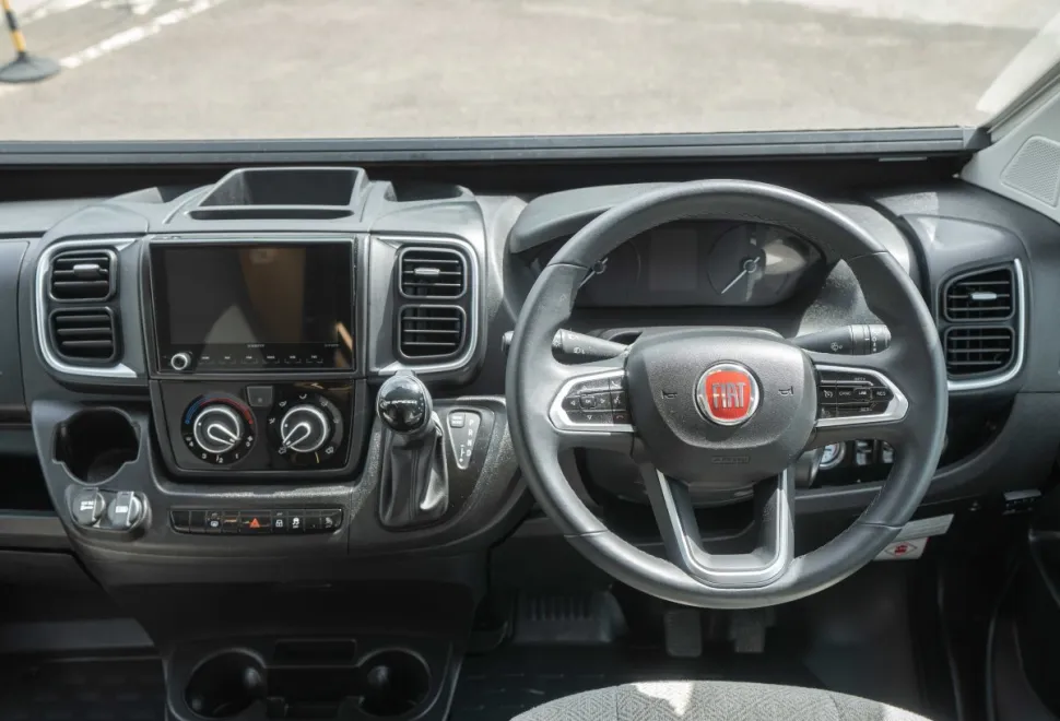 Autotrail V-Line 635 Sport 140BHP Auto 2023