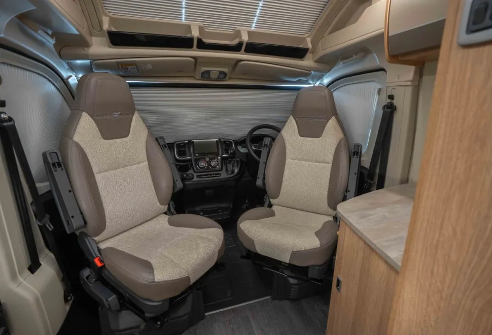 Autotrail V-Line 635 Sport 140BHP Auto 2023