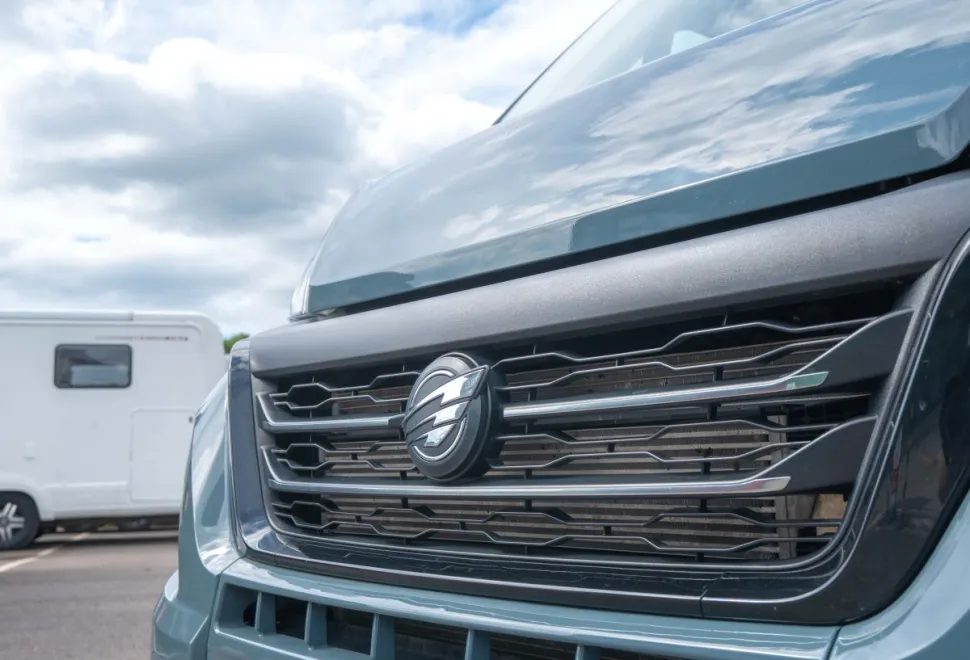 Autotrail V-Line 635 Sport 140BHP Auto 2023