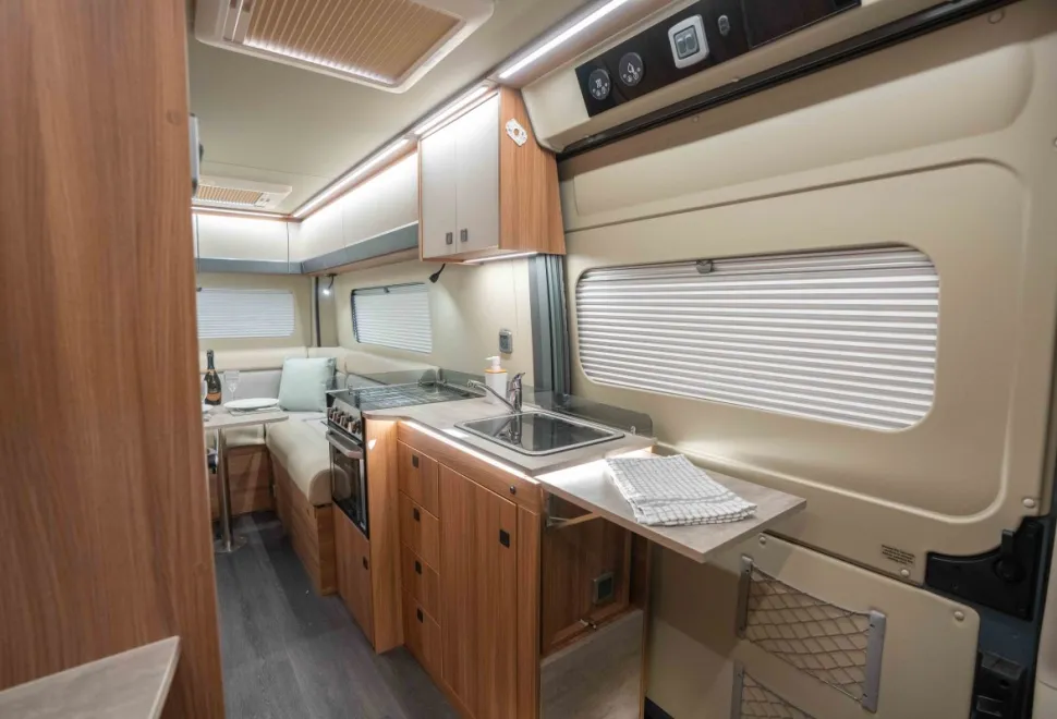 Autotrail V-Line 635 Sport 140BHP Auto 2026