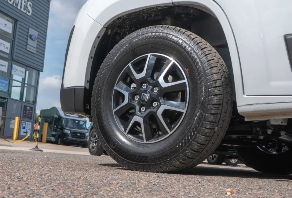 Autotrail V-Line 635 Sport 140BHP 2026
